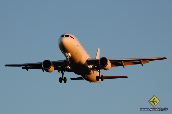 Airbus A320-211