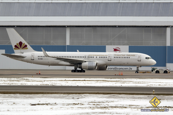 Boeing 757-256