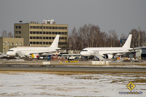 Airbus A320-214