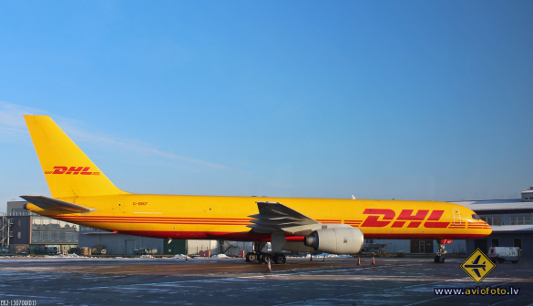 Boeing 757-236(SF)
