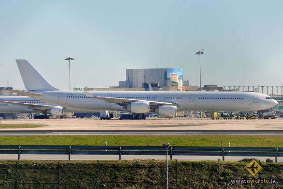Airbus A340-642
