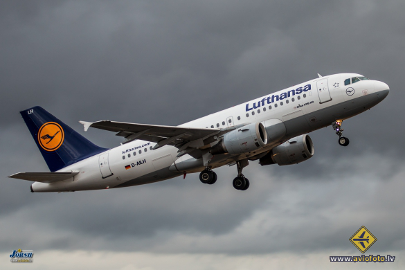 Airbus A319-114