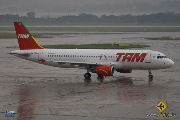 Airbus A320-214
