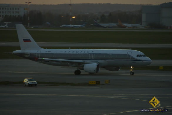 Airbus A320-214