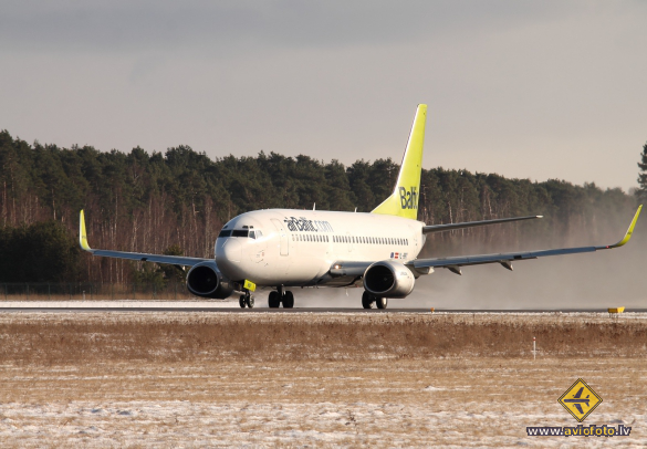 Boeing 737-36Q