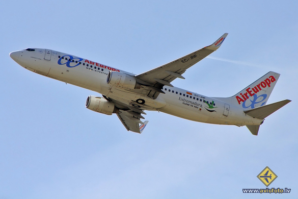 Boeing 737-85P