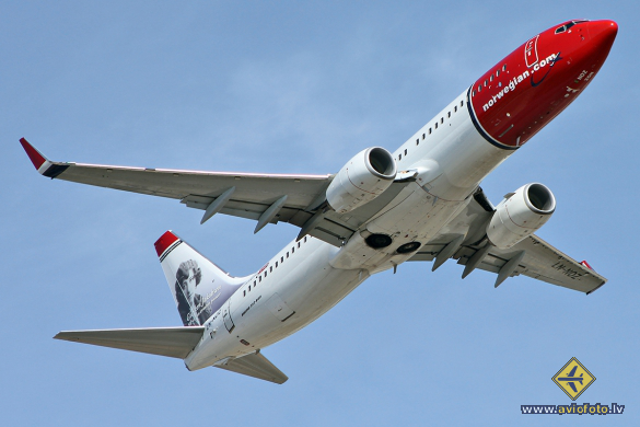Boeing 737-8JP