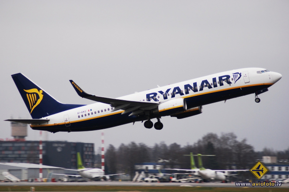 Boeing 737-8AS
