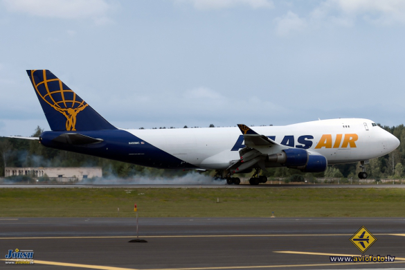 Boeing 747-47UF/SCD