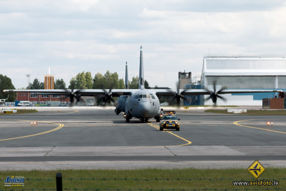 Lockheed Martin C-130J-30 Hercules (L-382)