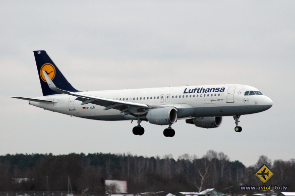 Airbus A320-214