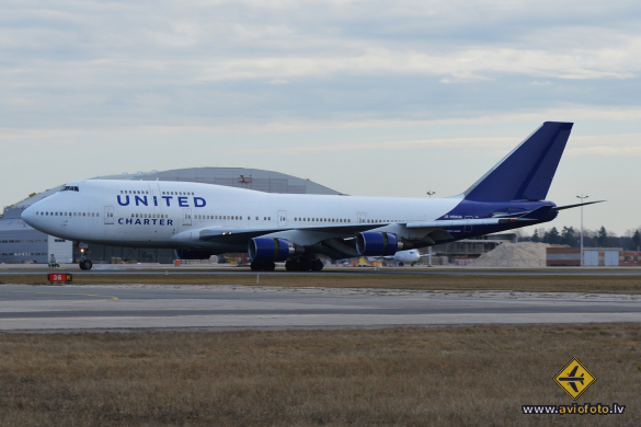Boeing 747-422