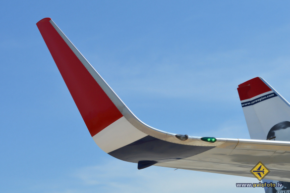 Boeing 737-8JP