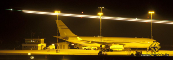 Airbus A330-243