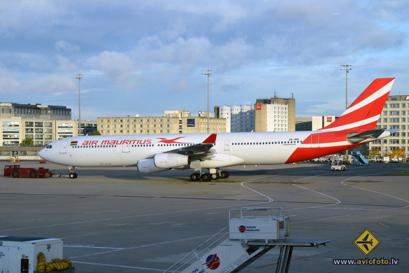 Airbus A340-313