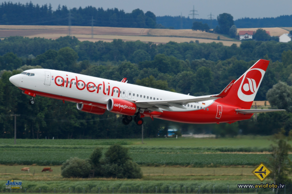 Boeing 737-86J