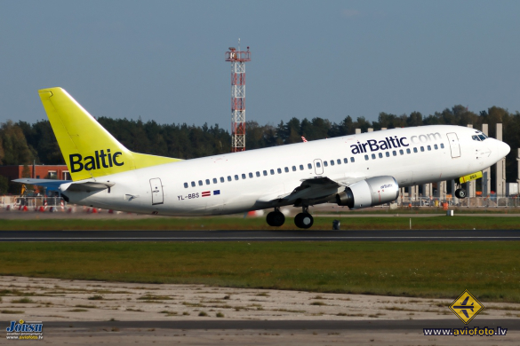 Boeing 737-31S