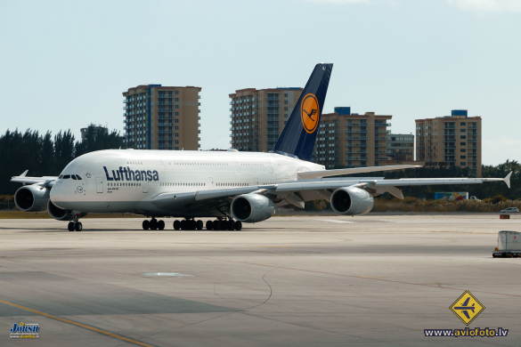 Airbus A380-841
