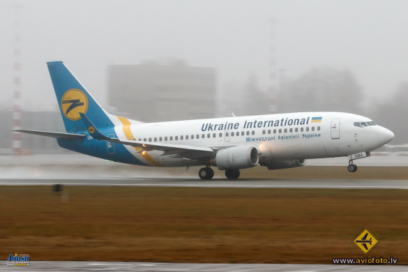 Boeing 737-36N