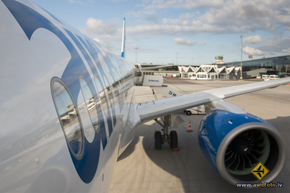 Bombardier CSeries CS300 (BD-500-1A11)