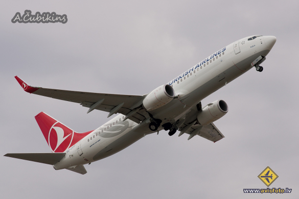 Boeing 737-8F2
