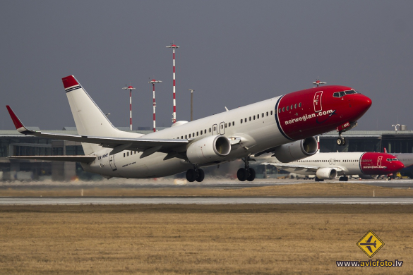 Boeing 737-8JP