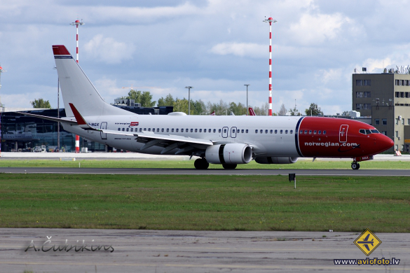 Boeing 737-8JP