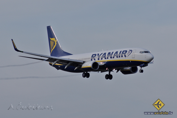 Boeing 737-8AS