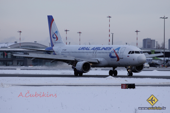 Airbus A320-214