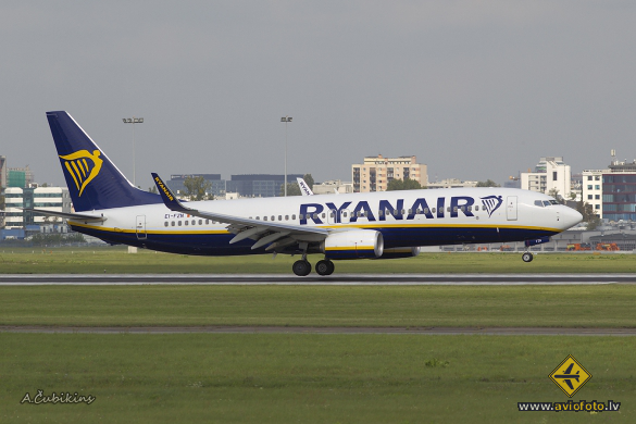Boeing 737-8AS