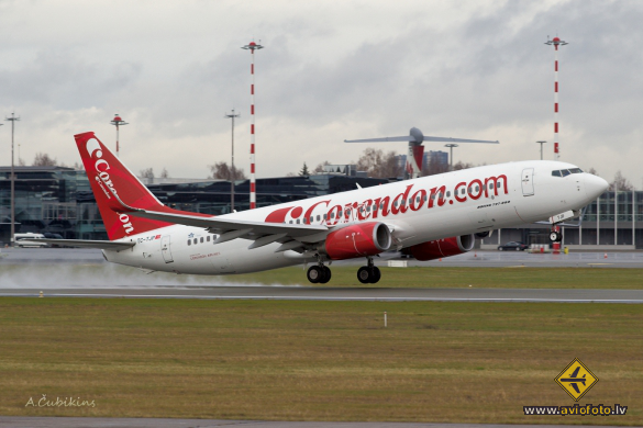 Boeing 737-8BK
