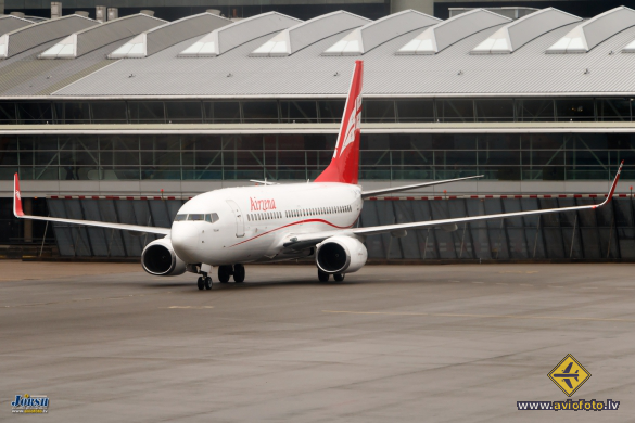 Boeing 737-76N