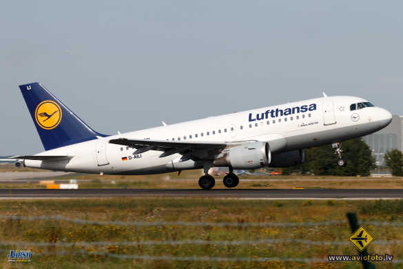 Airbus A319-114