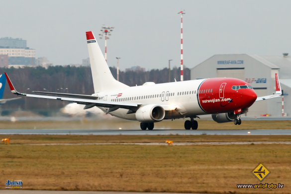 Boeing 737-8JP
