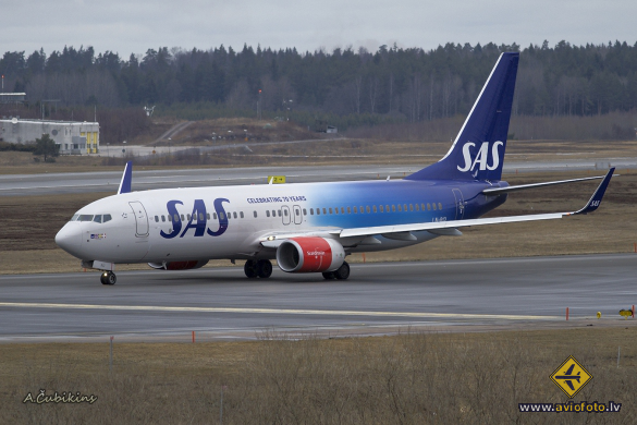 Boeing 737-86N