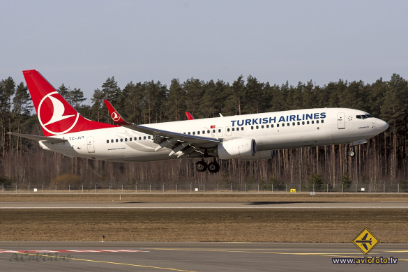 Boeing 737-8F2
