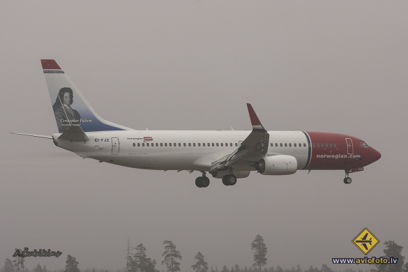 Boeing 737-8JP