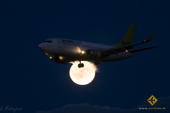 Boeing 737-36Q
