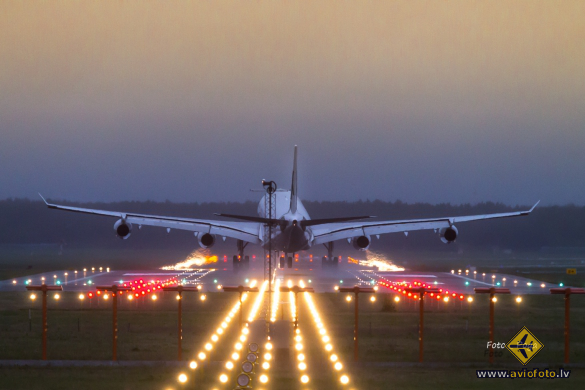 Airbus A340-313X