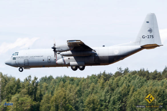 Lockheed C-130H-30 Hercules (L-382)