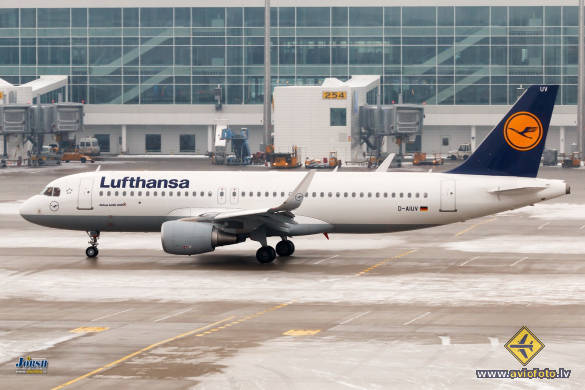 Airbus A320-214