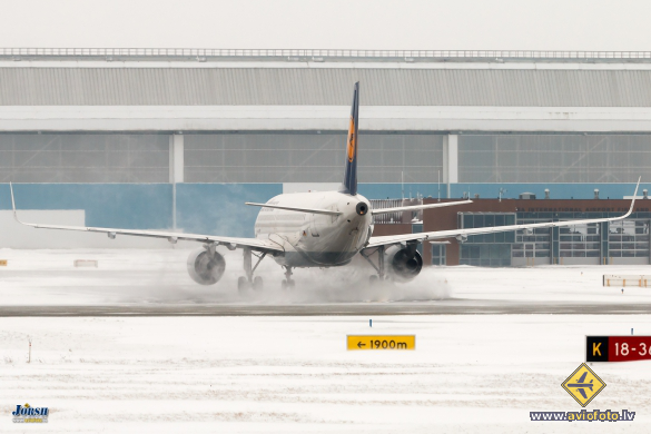 Airbus A320-214