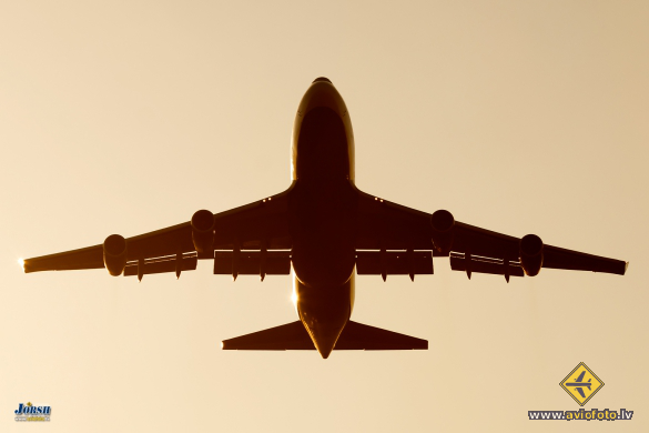 Boeing 747-436