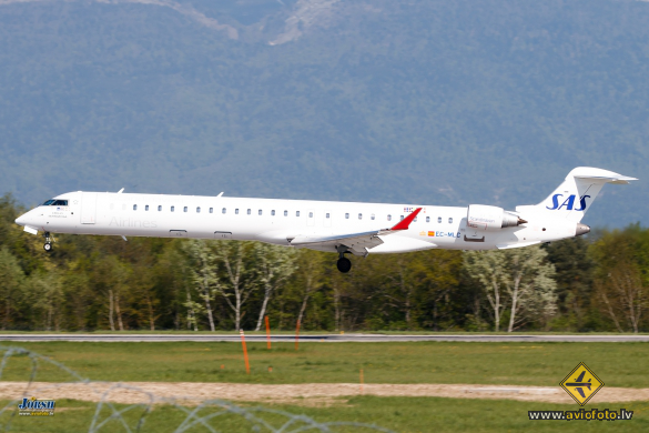 Bombardier CRJ-1000ER NG (CL-600-2E25)