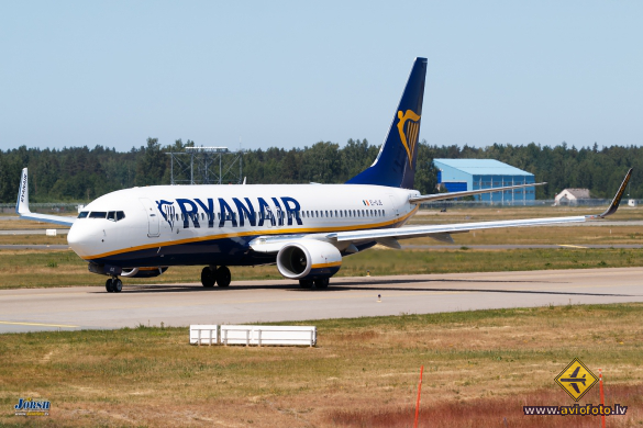 Boeing 737-8AS