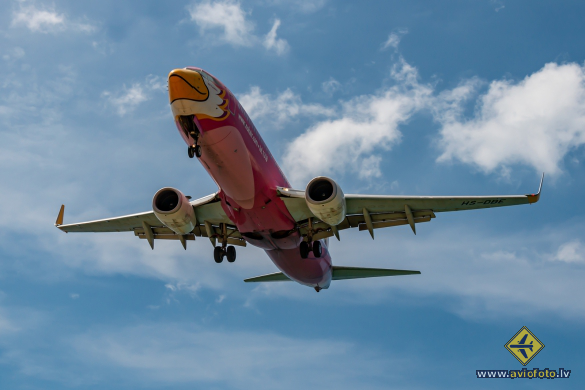 Boeing 737-83N