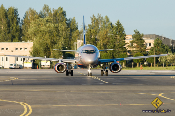 Sukhoi SSJ-100-95B Superjet 100 (RRJ-95B)