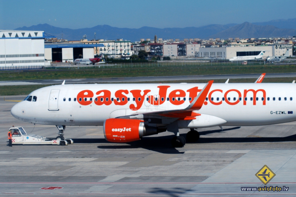 Airbus A320-214