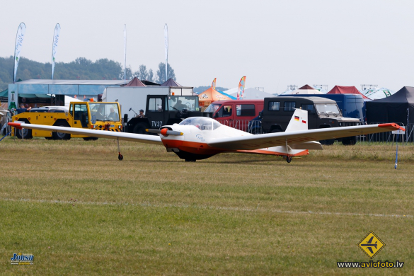 Scheibe SF-25C Falke 2000