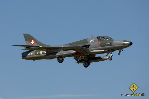 Hawker Hunter T68